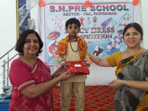 Fancy Dress Competition held in Sant Nirankari Pre School on 6 october 2016 (17)